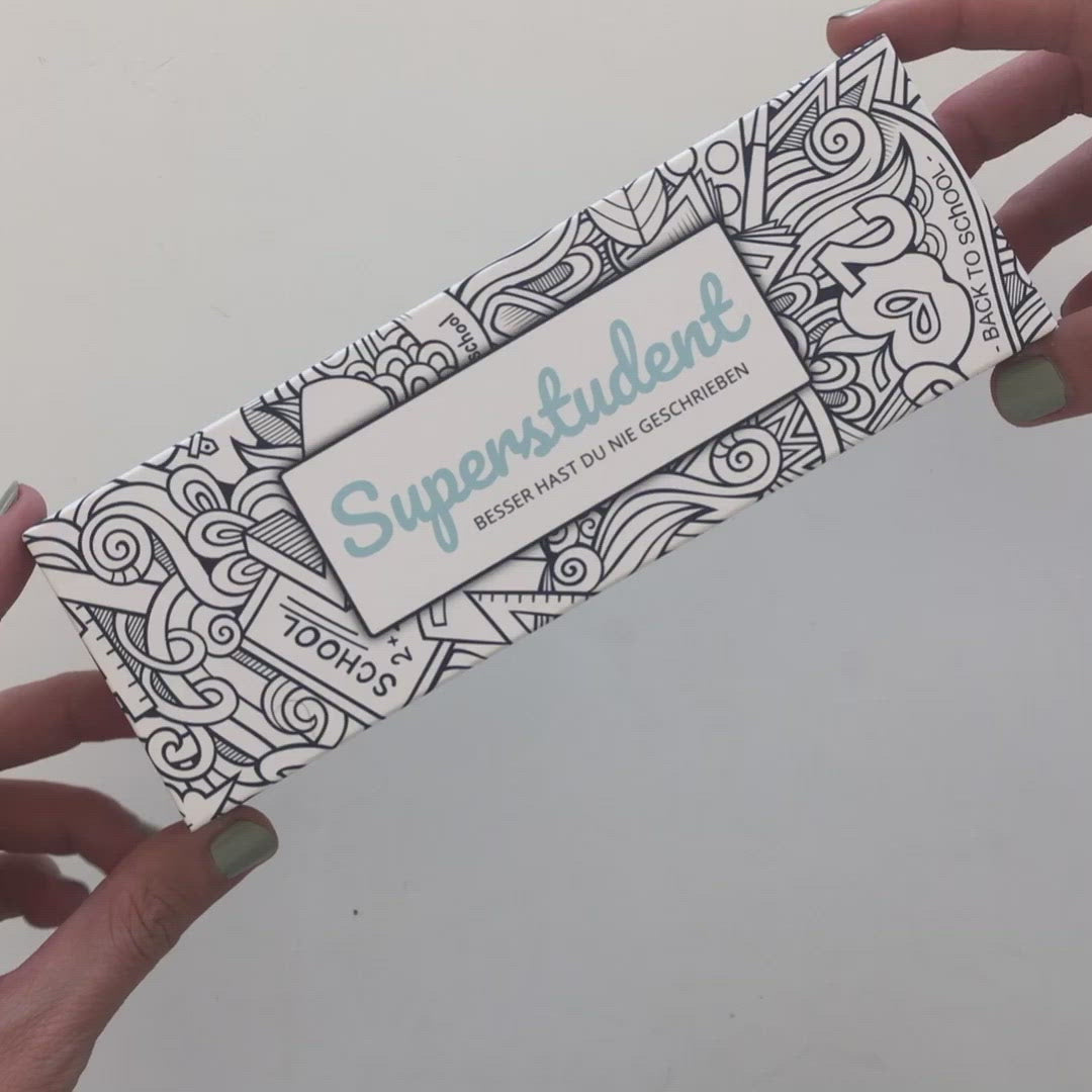 Unboxing der Verpackung des türkisen Superstudents von Teachly