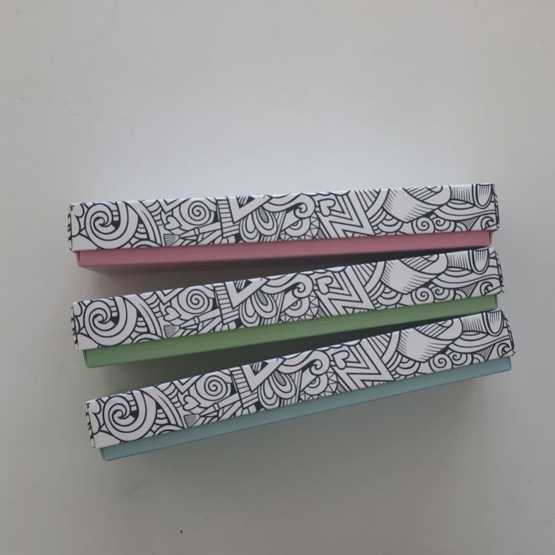Unboxing der Verpackung des roséfarbenen Superstudents von Teachly