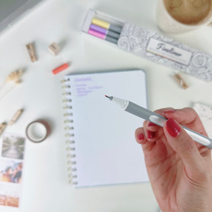 Nahaufnahme eines Stifts des Teachly Fineliner-Sets Summer