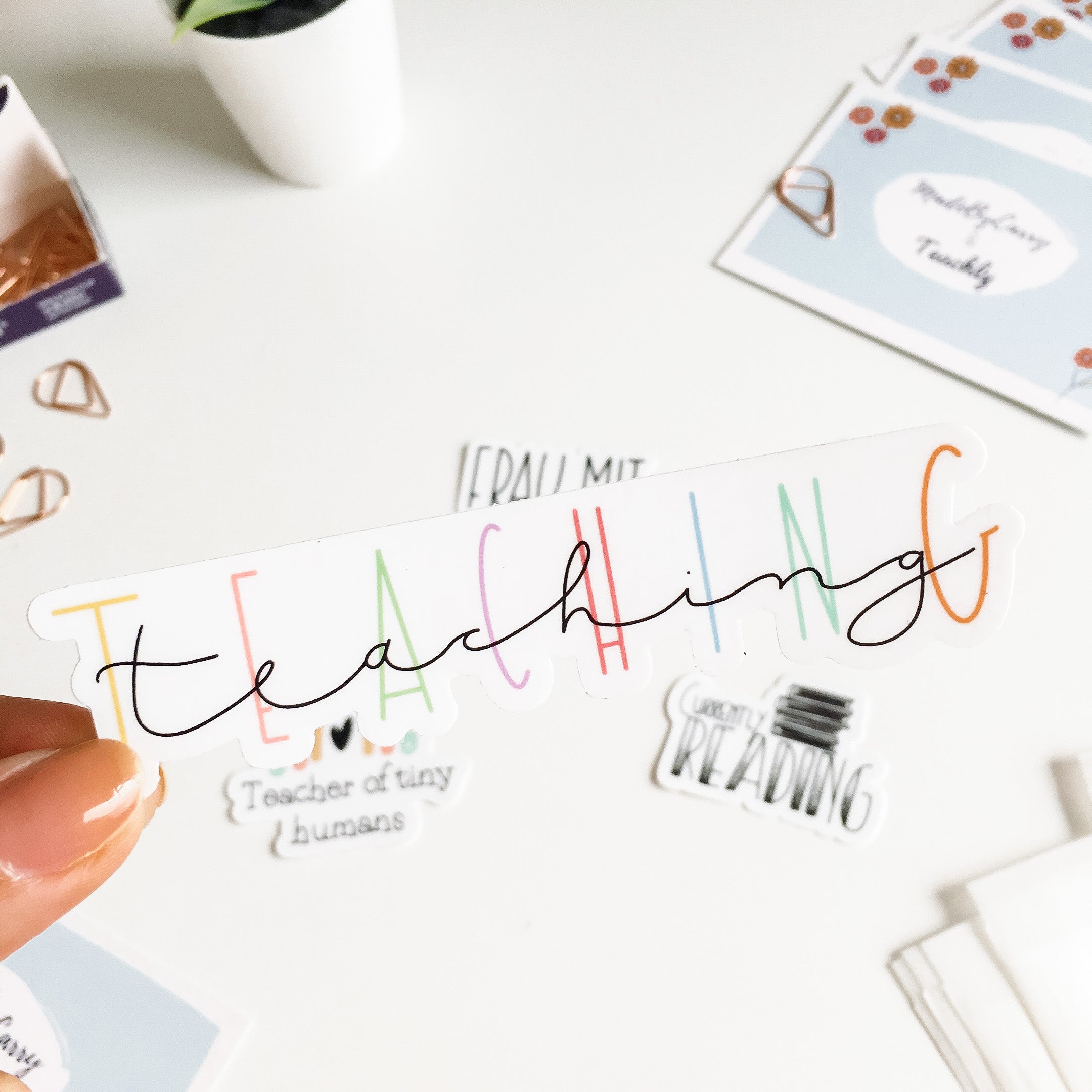 Der Teaching Aufkleber aus dem Frau mit Klasse Sticker Set von Teachly und MadeByCarry