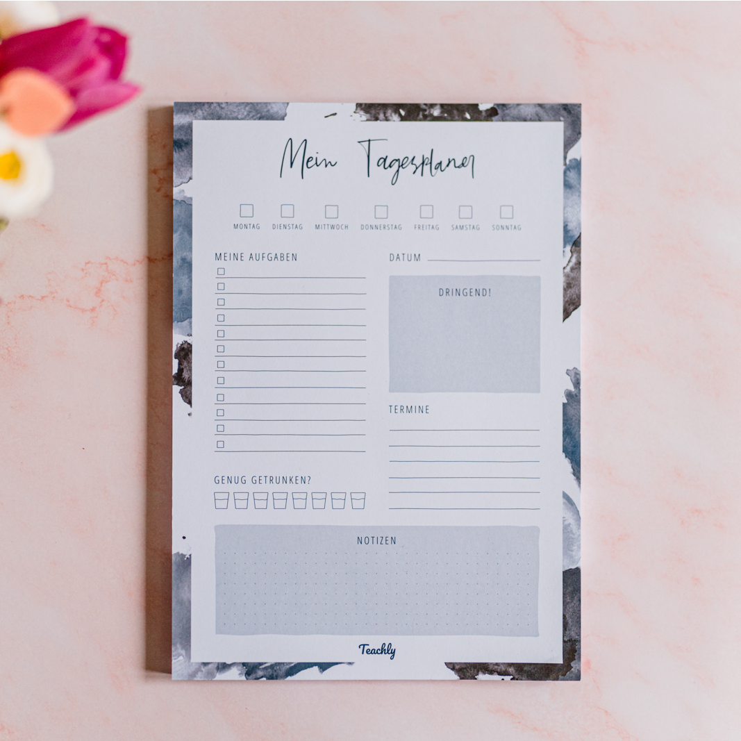 Teachly Tagesplaner im A4 Format und im blauen Design